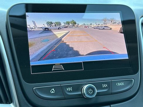 Used 2025 Chevrolet Malibu RS FWD image 17