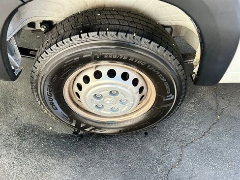 Used 2024 RAM ProMaster 2500 w/ Convenience Group image 10