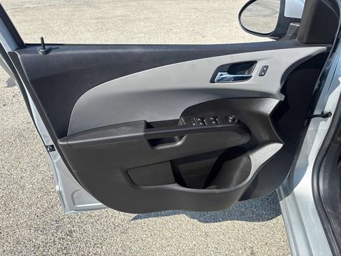 Used 2020 Chevrolet Sonic LT FWD image 9