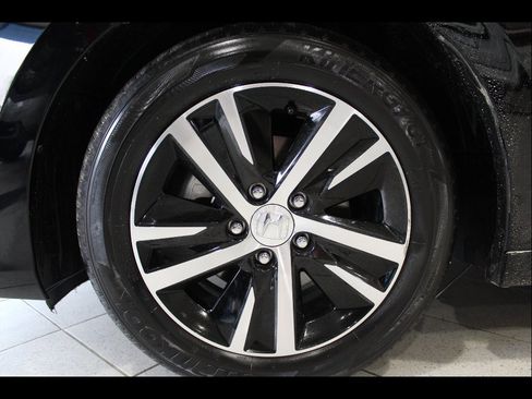 Certified 2024 Honda Civic LX image 9