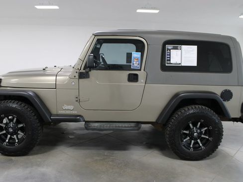 Used 2005 Jeep Wrangler Unlimited AWD/4WD image 6
