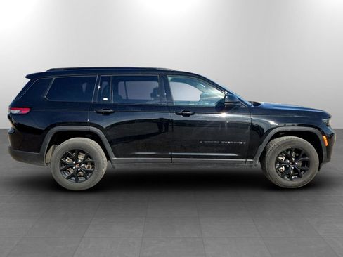 Used 2024 Jeep Grand Cherokee L Laredo image 5