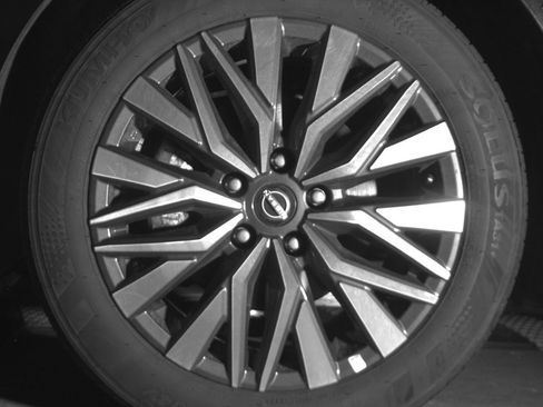 Used 2025 Nissan Altima 2.5 SV image 12