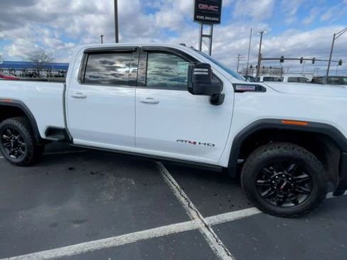 Used 2024 GMC Sierra 2500 AT4 w/ AT4 Premium Plus Package AWD/4WD image 3