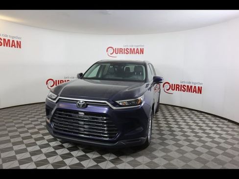 Used 2025 Toyota Grand Highlander FWD image 2