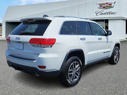 Used 2018 Jeep Grand Cherokee Limited AWD/4WD image 6