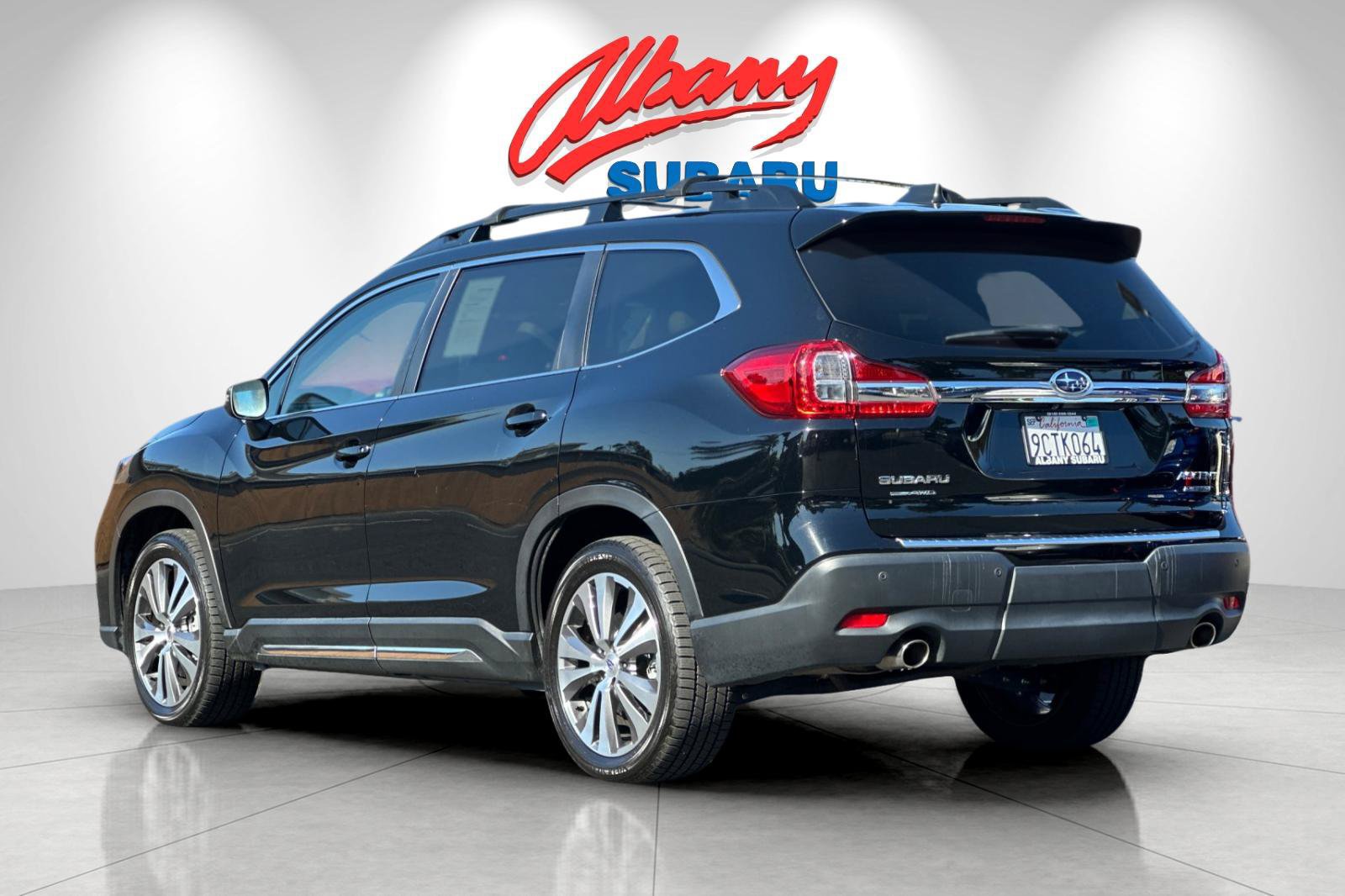 Used 2022 Subaru Ascent Limited w/ Technology Package AWD/4WD image 7