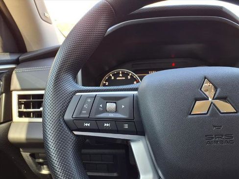 New 2026 Mitsubishi Outlander ES FWD image 18