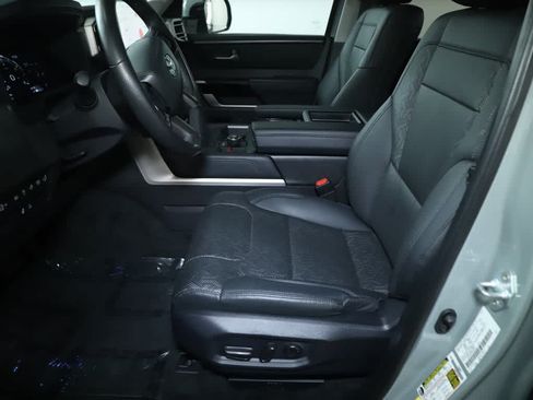 Used 2024 Toyota Tundra Limited AWD/4WD image 19