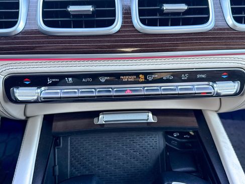 Used 2023 Mercedes-Benz GLS 63 AMG 4MATIC image 33