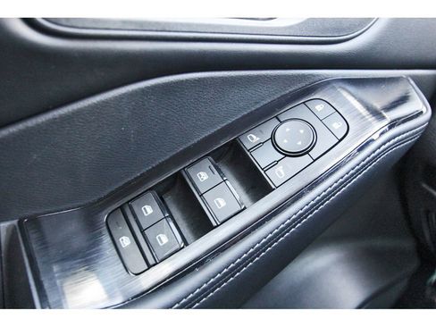 Used 2024 Nissan Rogue SV w/ SV Premium Package image 15