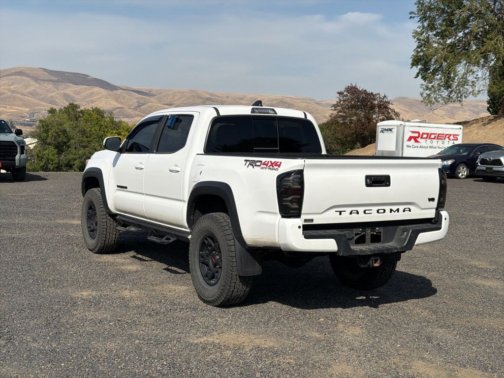 Certified 2022 Toyota Tacoma TRD Off-Road w/ TRD Premium Off Road Package AWD/4WD image 9