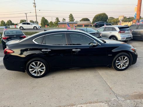 Used 2015 INFINITI Q70 Hybrid w/ Deluxe Touring Package image 4