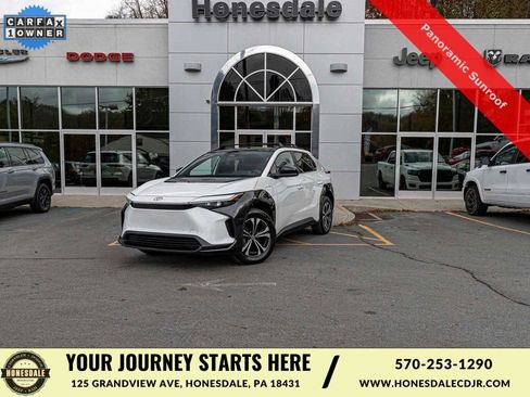 Used 2024 Toyota bZ4X XLE w/ Weather Package image 1