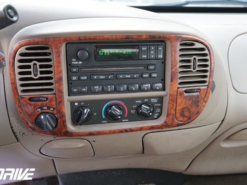 Used 2001 Ford F150 Lariat image 24