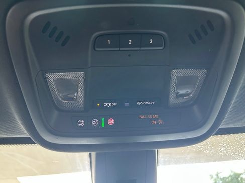 Used 2023 Chevrolet Traverse RS FWD image 56