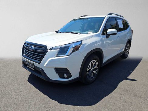 Used 2023 Subaru Forester Premium AWD/4WD image 7