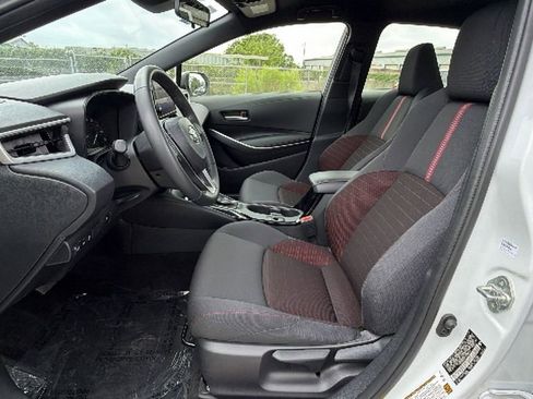 Certified 2025 Toyota Corolla SE FWD image 16