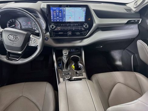 Used 2022 Toyota Highlander Platinum AWD/4WD image 24
