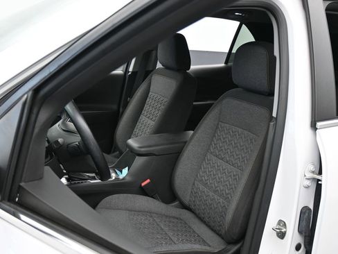 Used 2023 Chevrolet Equinox LT image 10