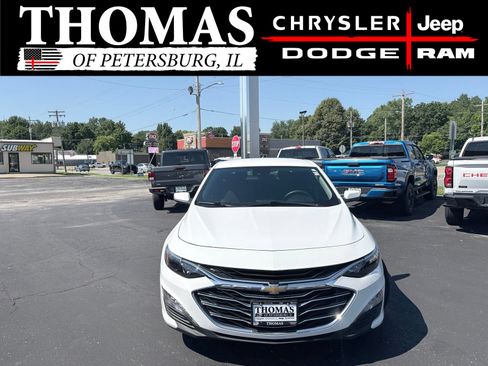 Used 2024 Chevrolet Malibu LT FWD image 2