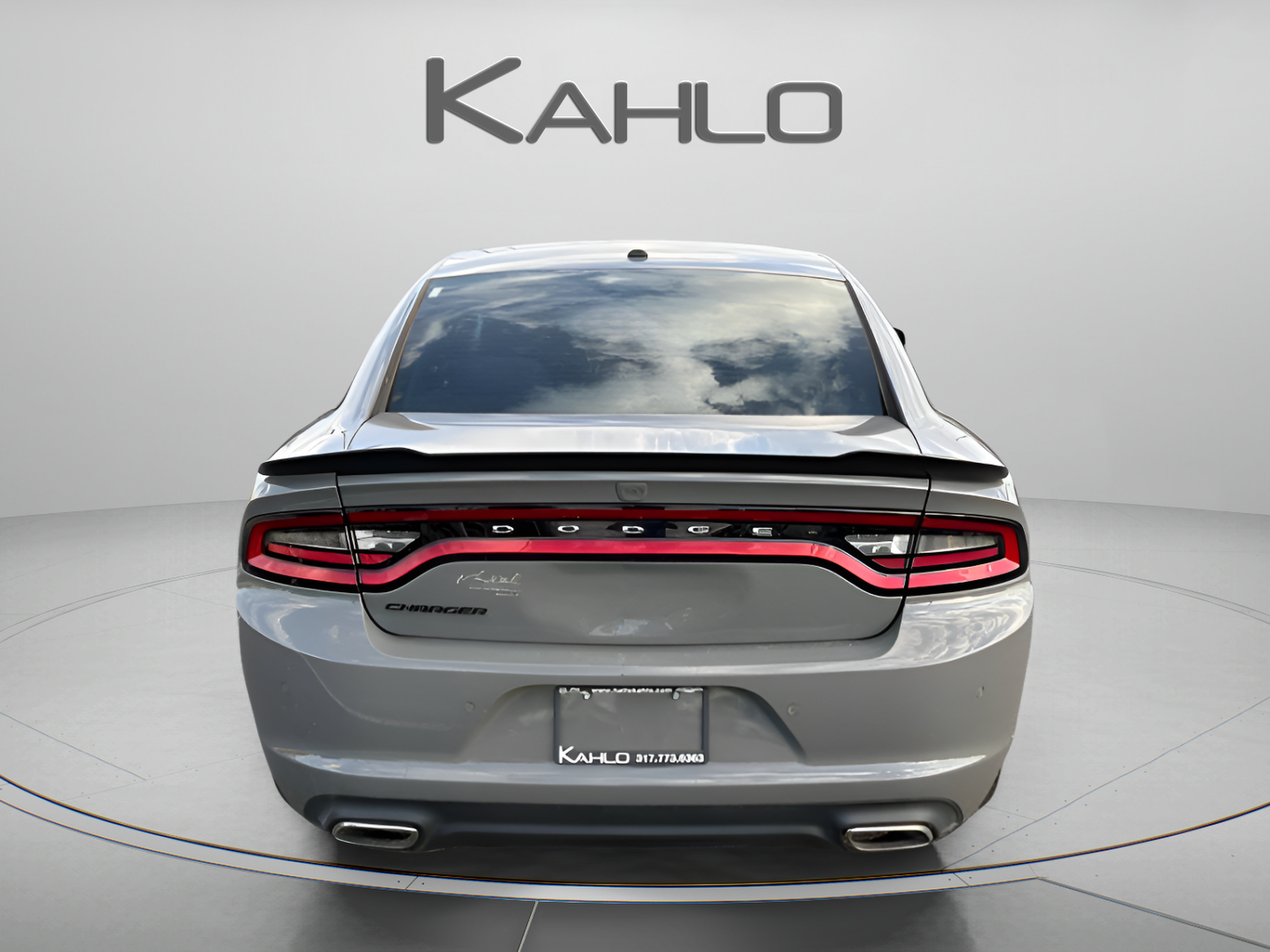 Used 2019 Dodge Charger SXT w/ Blacktop Package RWD image 3