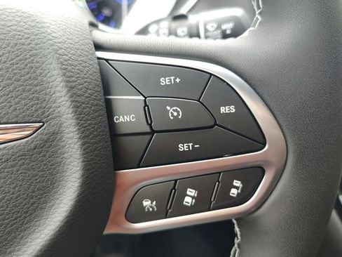 New 2026 Chrysler Pacifica Select image 19