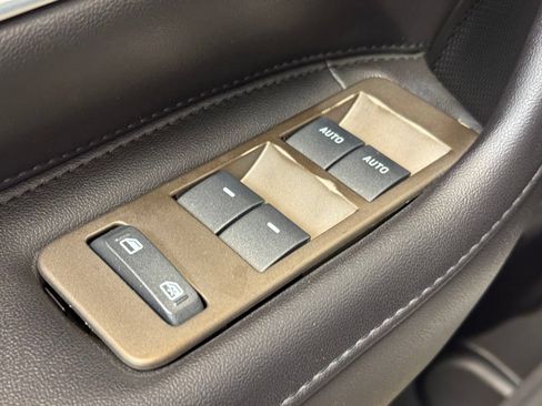 Used 2015 Lincoln MKX FWD w/ Equipment Group 102A image 10
