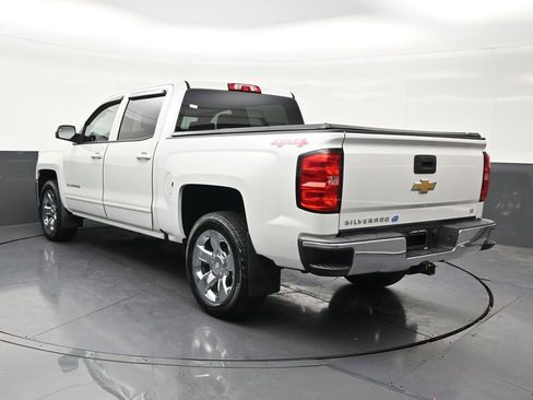 Used 2018 Chevrolet Silverado 1500 LT w/ LT Eassist Package AWD/4WD image 3