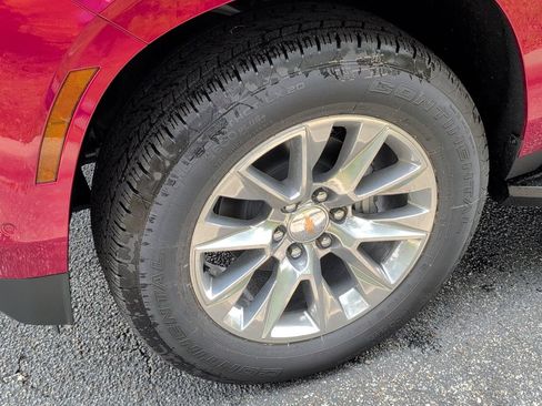 New 2026 Chevrolet Suburban Premier RWD image 11