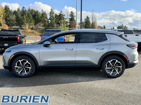 New 2026 Chevrolet Equinox EV LT image 2