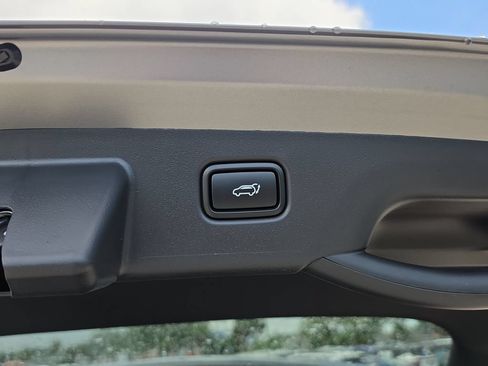 New 2026 Kia Niro Wind FWD image 11