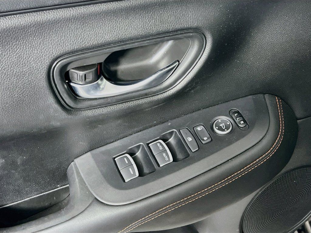 Used 2024 Honda HR-V Sport image 9