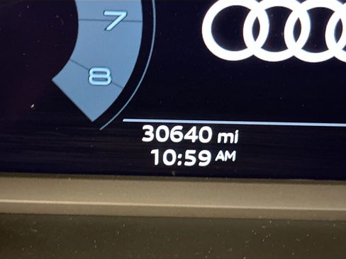 Used 2025 Audi Q3 2.0T Premium image 19