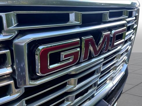 Used 2026 GMC Yukon Denali w/ Denali Reserve Package AWD/4WD image 29