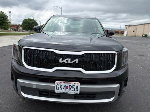 Used 2023 Kia Telluride EX w/ EX Captain's Chair Package AWD/4WD image 2