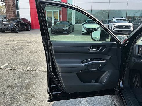 Certified 2023 Nissan Rogue SL w/ SL Premium Package image 11