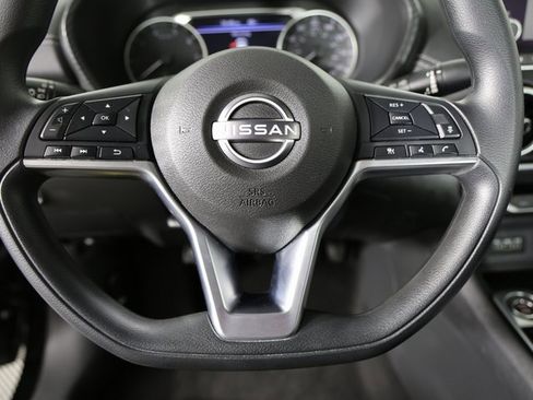 Used 2025 Nissan Sentra SV image 11