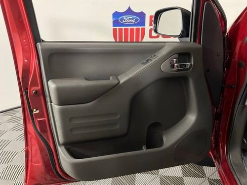 Used 2020 Nissan Frontier S image 12