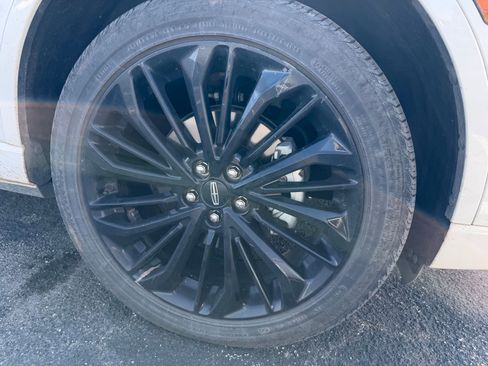 Used 2024 Lincoln Corsair Reserve w/ Jet Appearance Package image 4