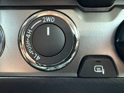 Used 2023 Toyota Tacoma SR5 AWD/4WD image 28