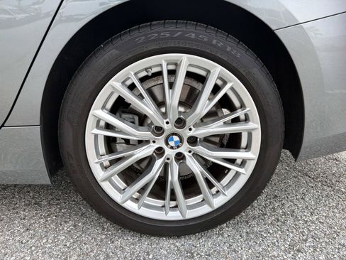 Used 2023 BMW 330i Sedan w/ Premium Package RWD image 11