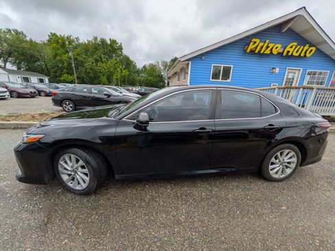 Used 2021 Toyota Camry LE FWD image 3