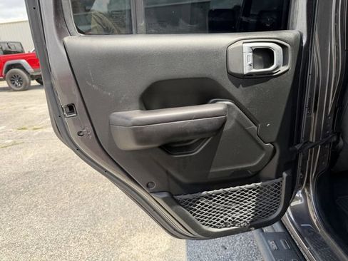 Used 2019 Jeep Wrangler Unlimited Sport S AWD/4WD image 16