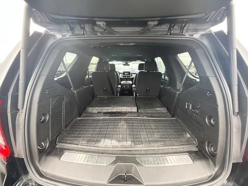 Used 2022 GMC Yukon AT4 w/ Technology Package AWD/4WD image 8