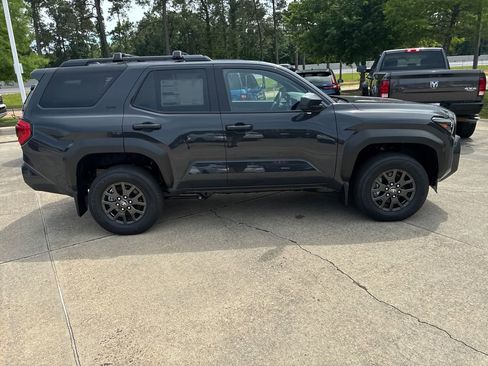 New 2026 Toyota 4Runner SR5 AWD/4WD image 8