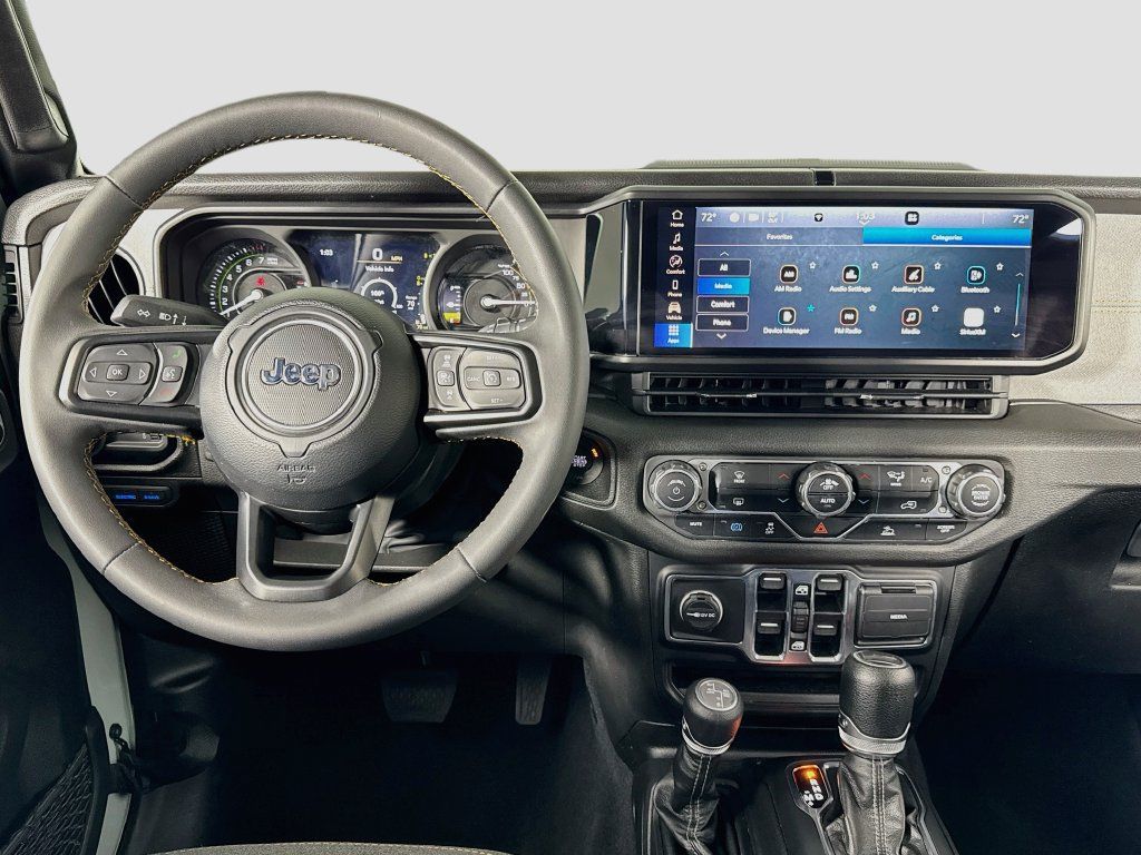 Used 2024 Jeep Wrangler Unlimited AWD/4WD image 16