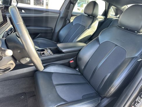 Used 2023 Kia K5 GT-Line image 10