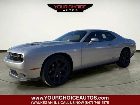 Used 2016 Dodge Challenger SXT Plus RWD image 1