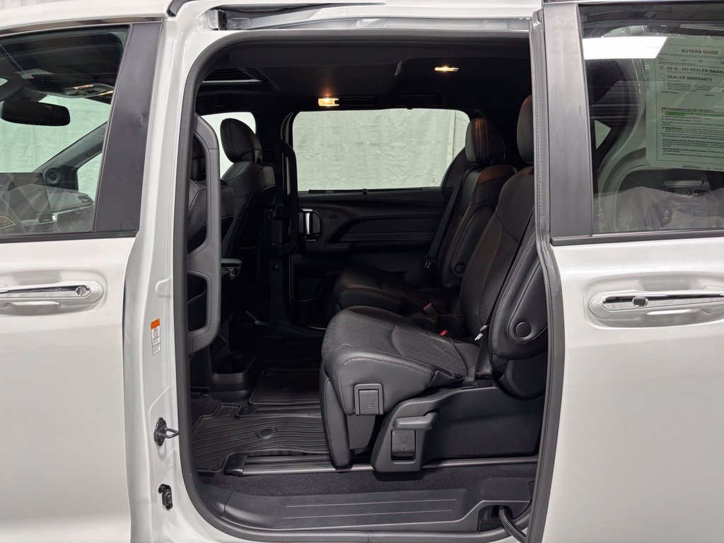 Used 2026 Toyota Sienna Limited FWD image 45